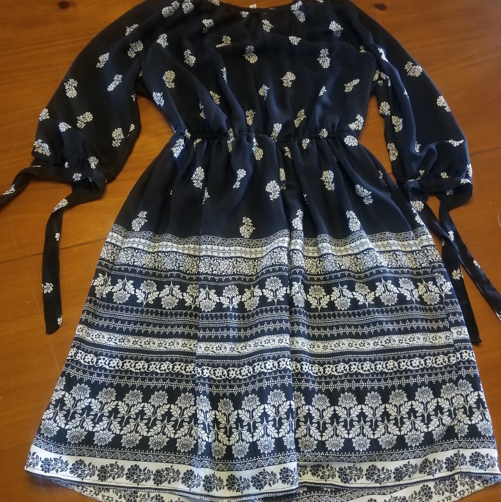 Black And White Quarter Sleeve Dress